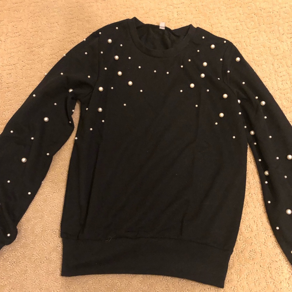 New Black pearl sweatshirt sz small